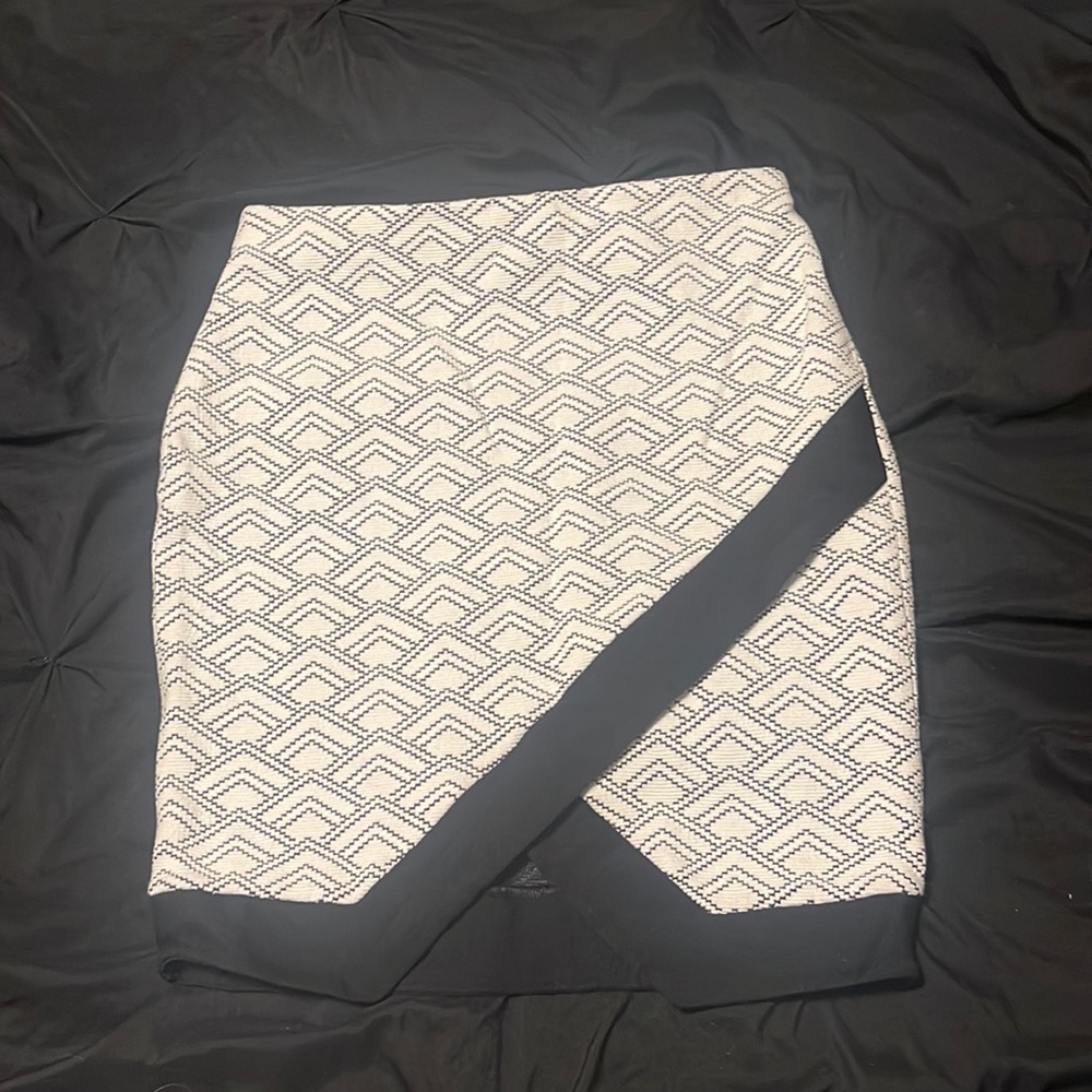 Asymmetrical skirt